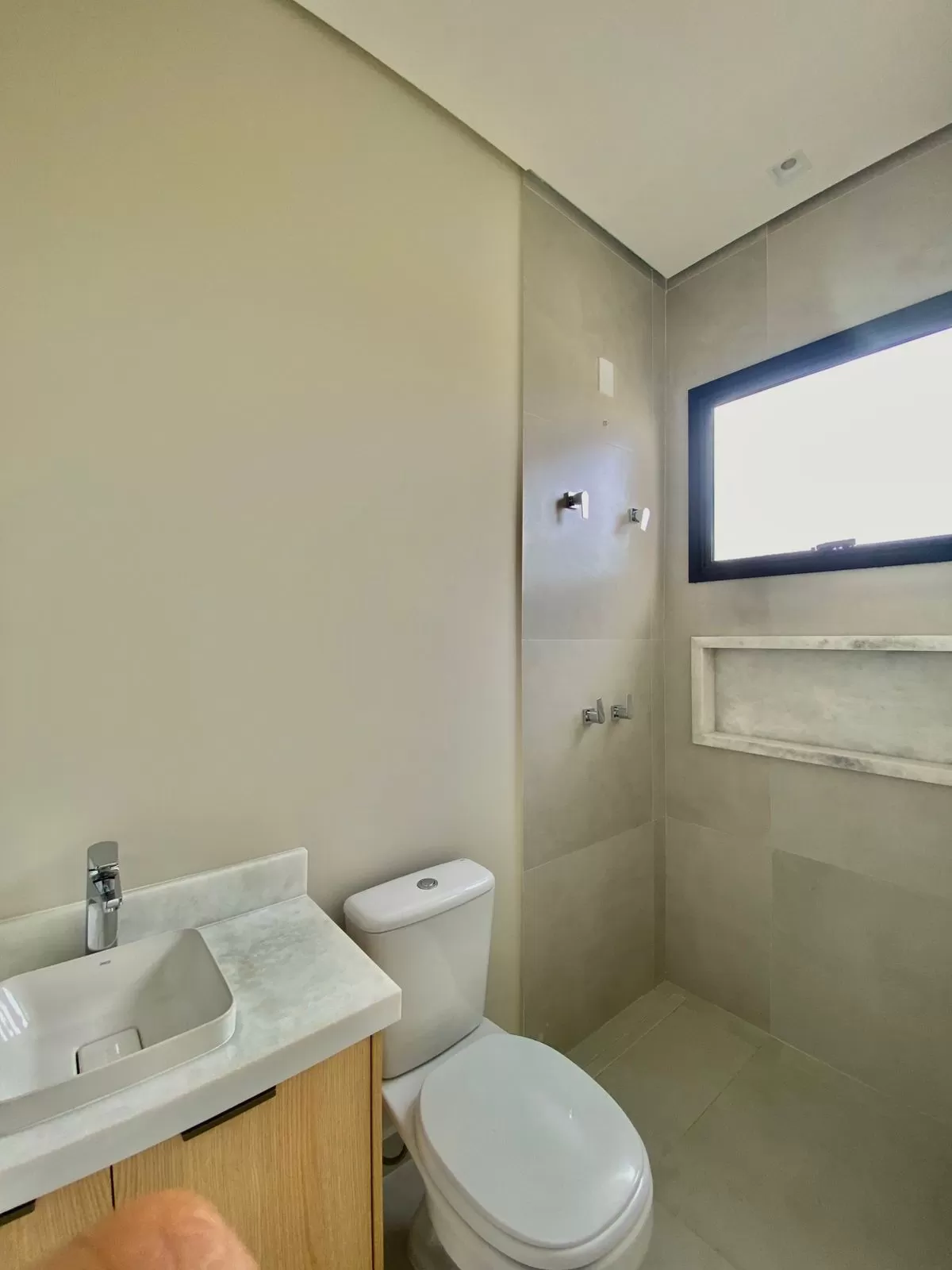 Casa Térrea à Venda com 3 suítes, móveis planejados e piscina, 170m² no Condomínio Terras Alpha em Votorantim/SP