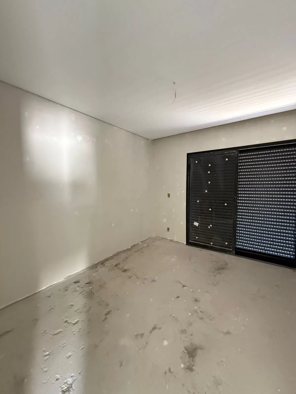 Sobrado à Venda com 3 dormitórios sendo 1 suíte e espaço gourmet com churrasqueira, 140m² no Condomínio Vale Azul em Votorantim/SP