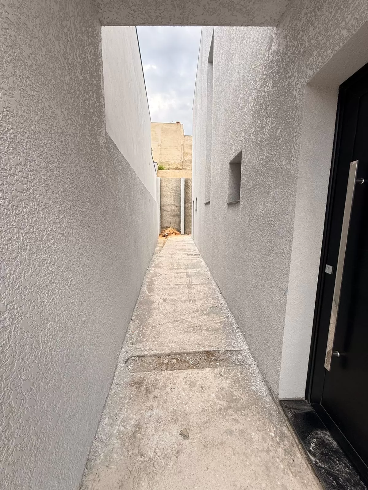 Sobrado à Venda com 3 dormitórios sendo 1 suíte e espaço gourmet com churrasqueira, 140m² no Condomínio Vale Azul em Votorantim/SP