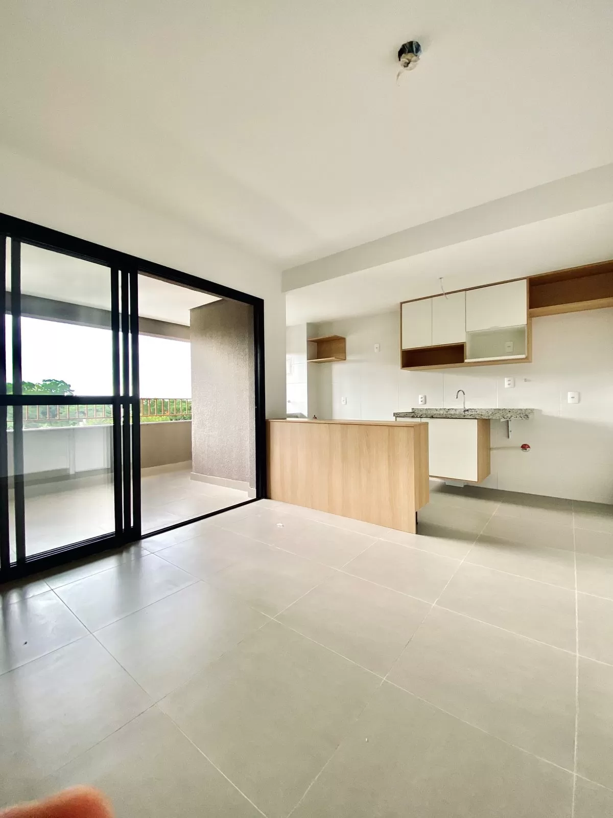 Apartamento à Venda com 2 dormitórios sendo 1 suíte e móveis planejados, 67m² no Condomínio Atmo Bild em Votorantim/SP