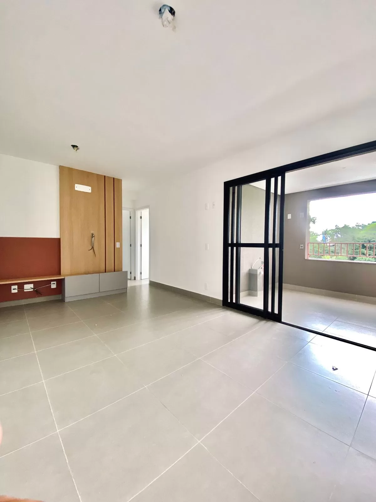 Apartamento à Venda com 2 dormitórios sendo 1 suíte e móveis planejados, 67m² no Condomínio Atmo Bild em Votorantim/SP