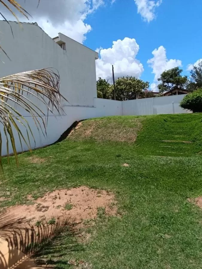 Casa à Venda e Locação com 3 suítes, sala de TV, escritório, academia e gourmet com piscina, 498m² no Condomínio Village Saint Claire em Sorocaba/SP