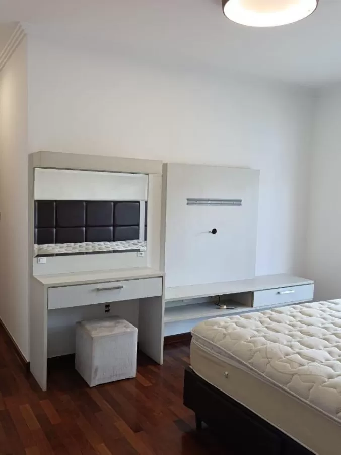 Casa à Venda e Locação com 3 suítes, sala de TV, escritório, academia e gourmet com piscina, 498m² no Condomínio Village Saint Claire em Sorocaba/SP