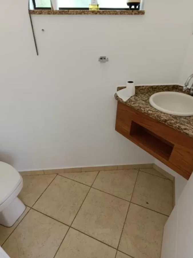 Casa à Venda e Locação com 3 suítes, sala de TV, escritório, academia e gourmet com piscina, 498m² no Condomínio Village Saint Claire em Sorocaba/SP