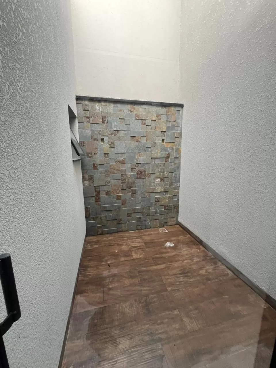 Casa Térrea à Venda com 2 dormitórios e quintal nos fundos, 117m² no Condomínio Vale Azul em Votorantim/SP