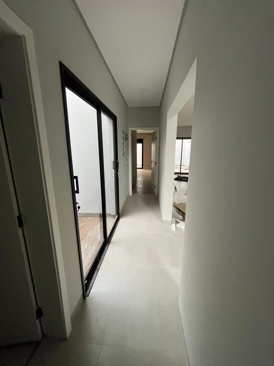 Casa Térrea à Venda com 2 dormitórios e quintal nos fundos, 117m² no Condomínio Vale Azul em Votorantim/SP