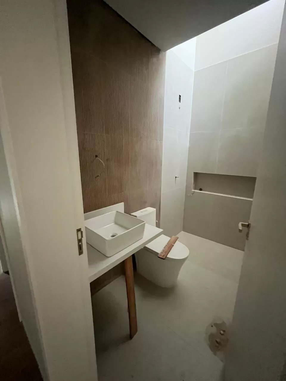 Casa Térrea à Venda com 2 dormitórios e quintal nos fundos, 117m² no Condomínio Vale Azul em Votorantim/SP