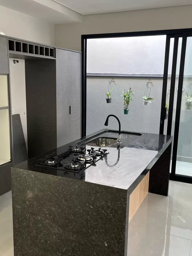 Casa à Venda com 3 suítes, escritório e área gourmet com piscina, 198m² no Condomínio Renaissance em Sorocaba/SP