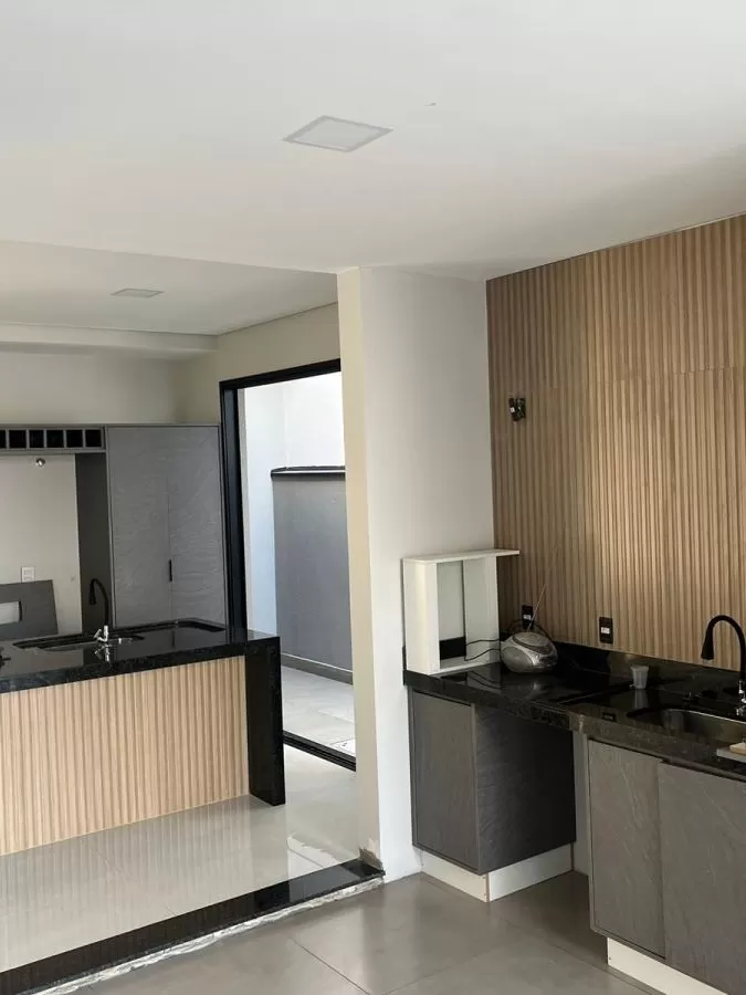 Casa à Venda com 3 suítes, escritório e área gourmet com piscina, 198m² no Condomínio Renaissance em Sorocaba/SP