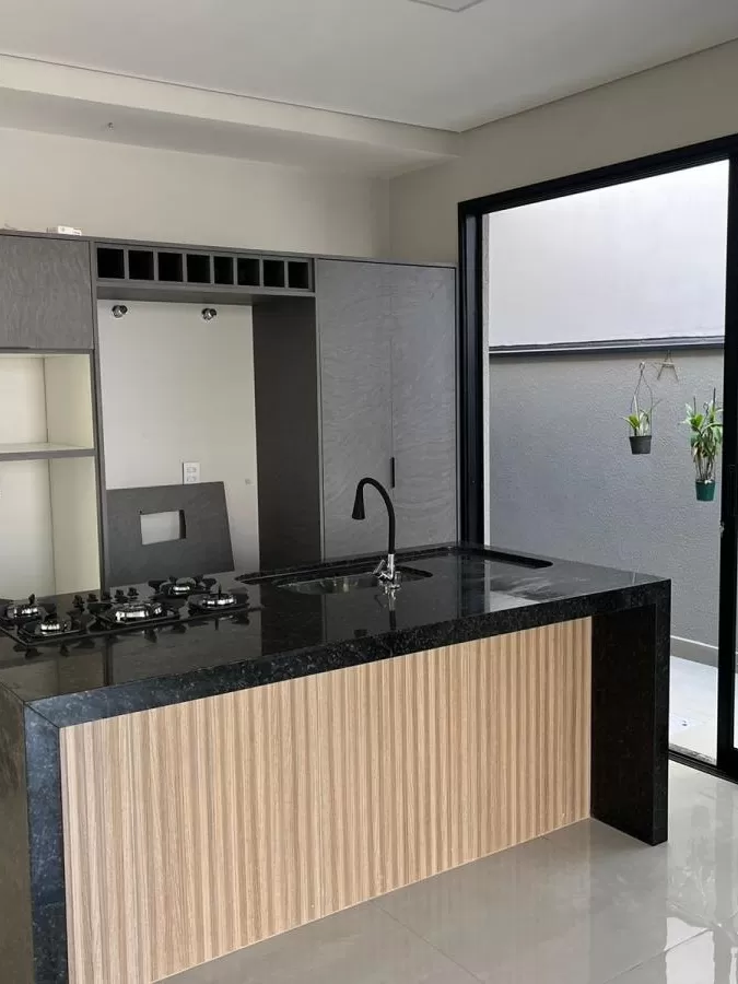 Casa à Venda com 3 suítes, escritório e área gourmet com piscina, 198m² no Condomínio Renaissance em Sorocaba/SP