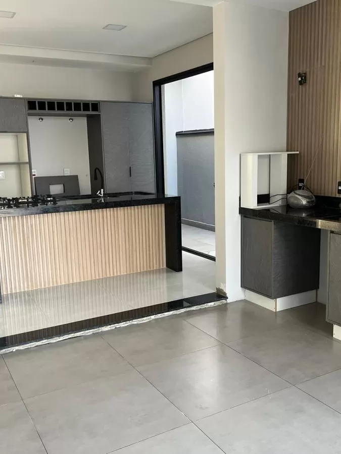 Casa à Venda com 3 suítes, escritório e área gourmet com piscina, 198m² no Condomínio Renaissance em Sorocaba/SP