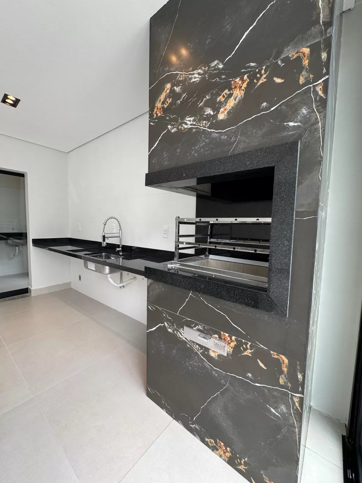 Sobrado à Venda com 3 suítes sendo 1 master, escritório e área gourmet com piscina, 208m² no Condomínio Reserva Ipanema em Sorocaba/SP