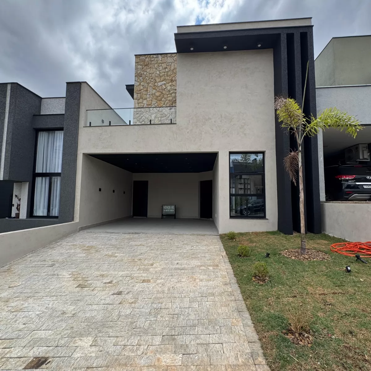 Sobrado à Venda com 3 suítes sendo 1 master, escritório e área gourmet com piscina, 208m² no Condomínio Reserva Ipanema em Sorocaba/SP