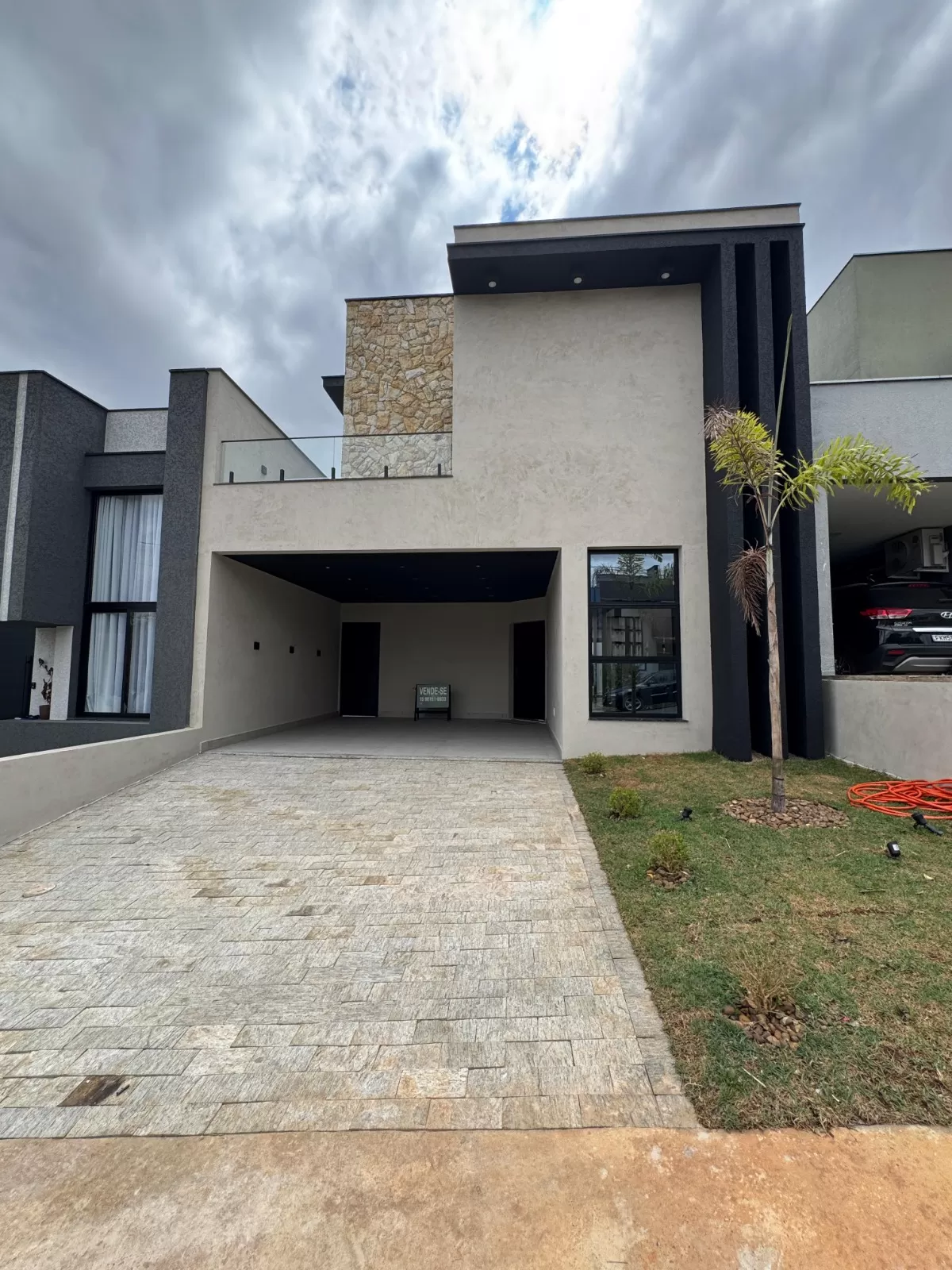 Sobrado à Venda com 3 suítes sendo 1 master, escritório e área gourmet com piscina, 208m² no Condomínio Reserva Ipanema em Sorocaba/SP