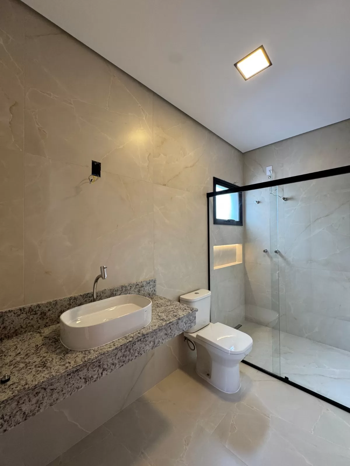 Sobrado à Venda com 3 suítes sendo 1 master, escritório e área gourmet com piscina, 208m² no Condomínio Reserva Ipanema em Sorocaba/SP