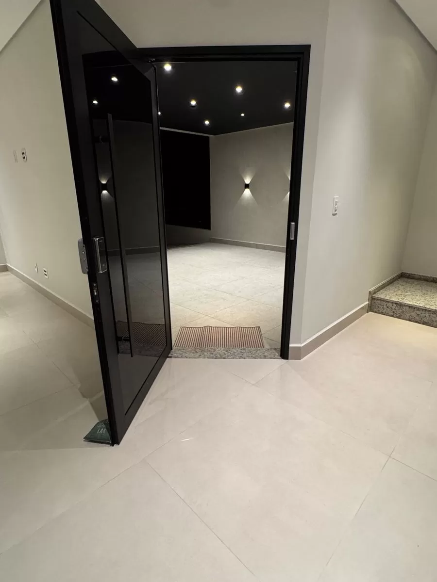 Sobrado à Venda com 3 suítes sendo 1 master, escritório e área gourmet com piscina, 208m² no Condomínio Reserva Ipanema em Sorocaba/SP