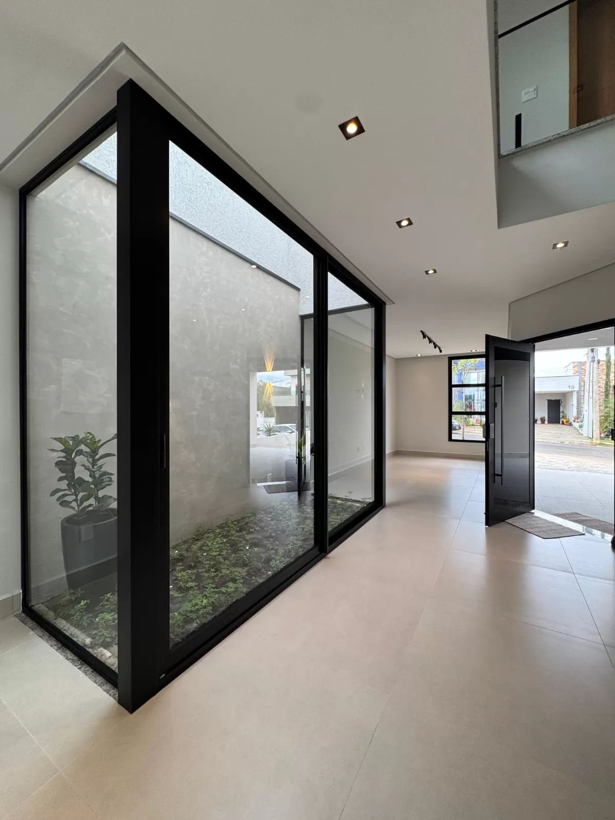 Sobrado à Venda com 3 suítes sendo 1 master, escritório e área gourmet com piscina, 208m² no Condomínio Reserva Ipanema em Sorocaba/SP