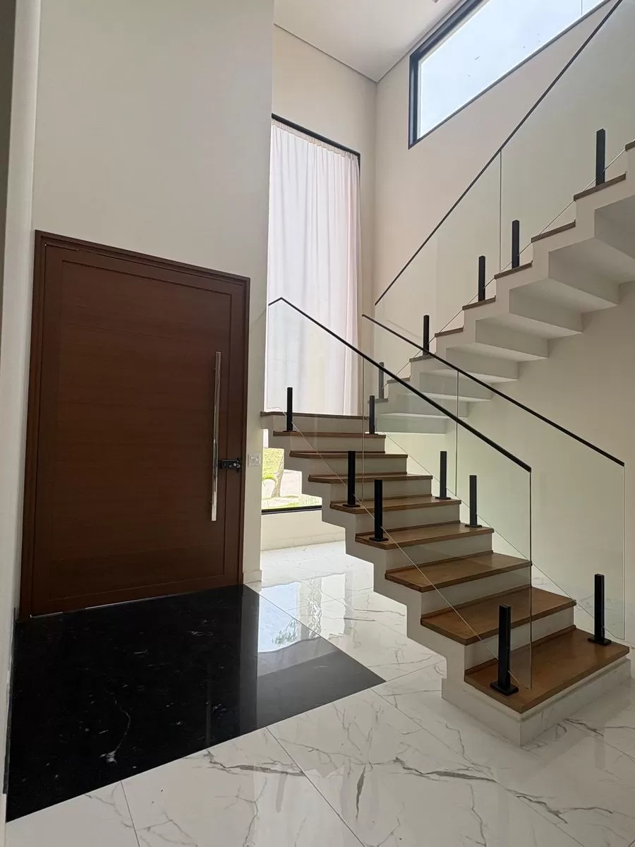 Sobrado à Venda com 4 suítes, escritório e piscina, 306m² no Condomínio Cyrela Landscape em Votorantim/SP