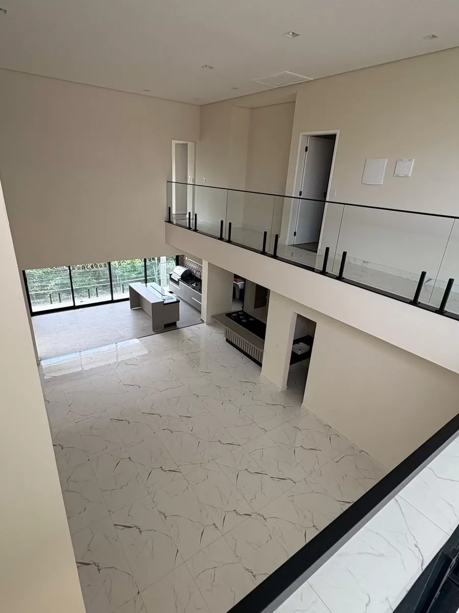 Sobrado à Venda com 4 suítes, escritório e piscina, 306m² no Condomínio Cyrela Landscape em Votorantim/SP