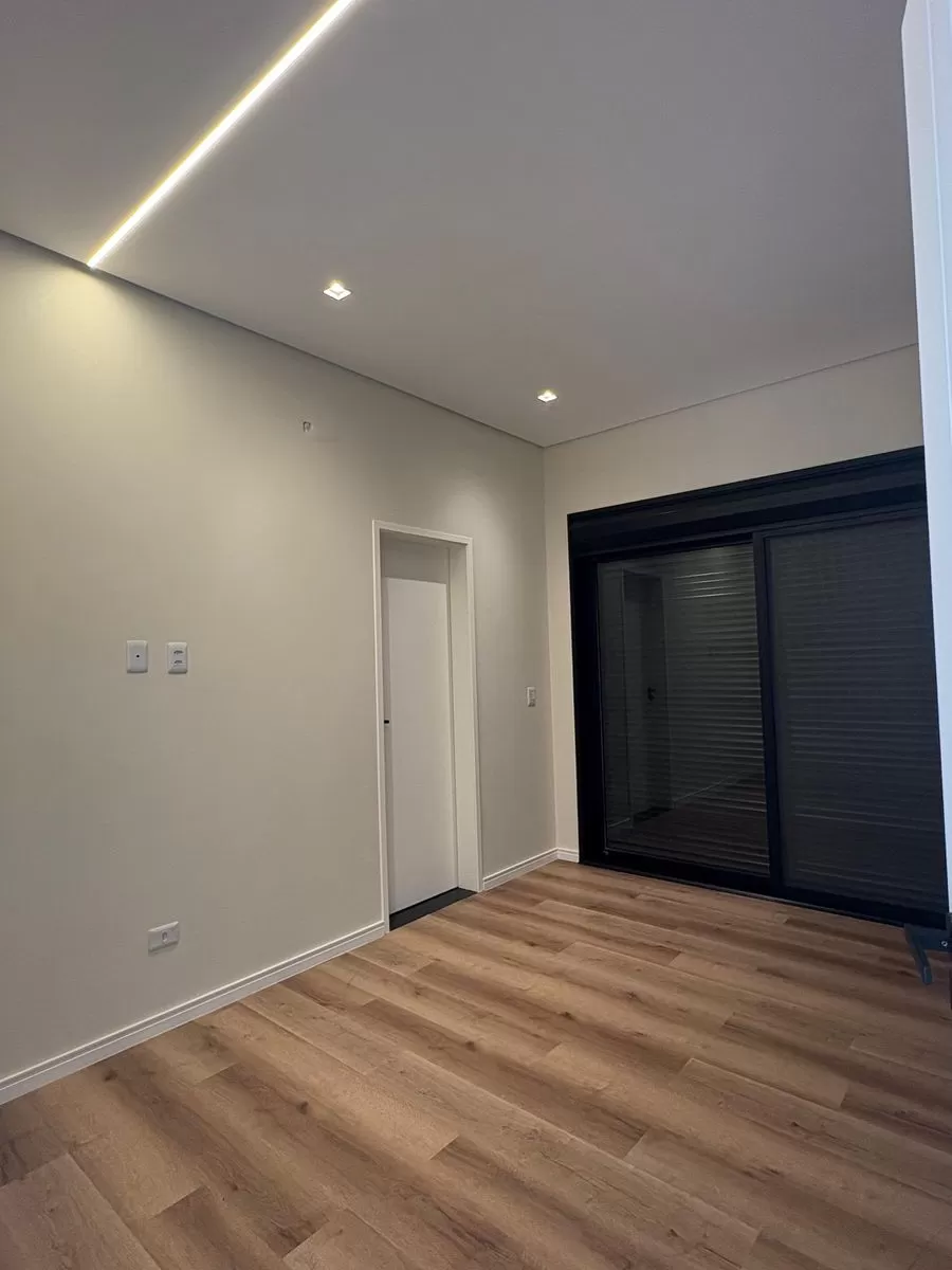 Sobrado à Venda com 4 suítes, escritório e piscina, 306m² no Condomínio Cyrela Landscape em Votorantim/SP