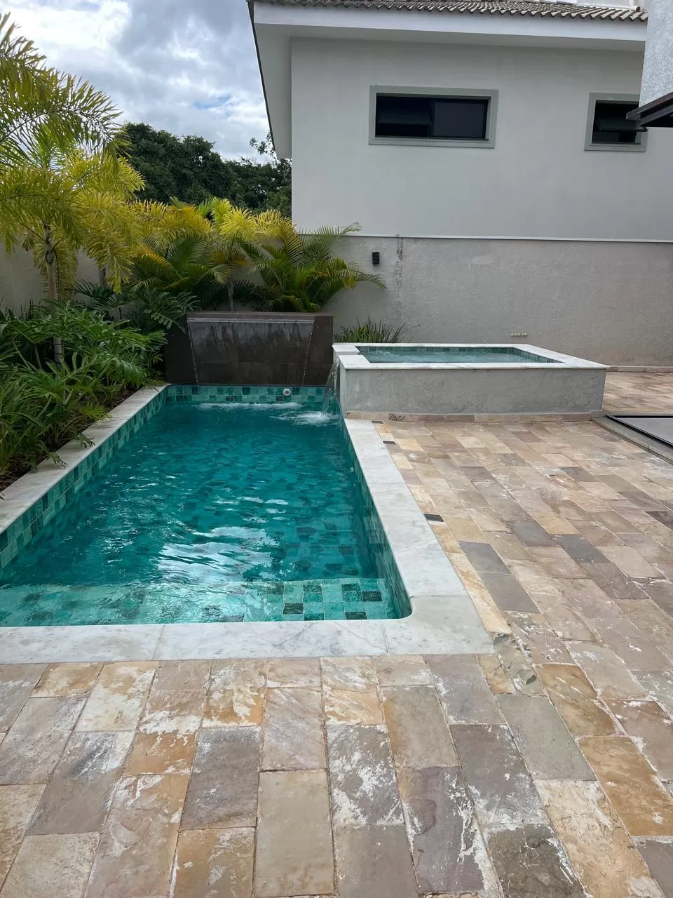 Sobrado à Venda Mobiliado com 3 suítes sendo 1 suíte master e piscina aquecida, 290m² no Condomínio Cyrela Landscape em Votorantim/SP