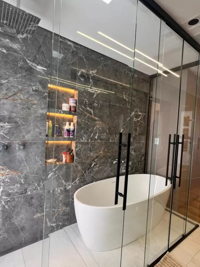 Sobrado à Venda Mobiliado com 3 suítes sendo 1 suíte master e piscina aquecida, 290m² no Condomínio Cyrela Landscape em Votorantim/SP