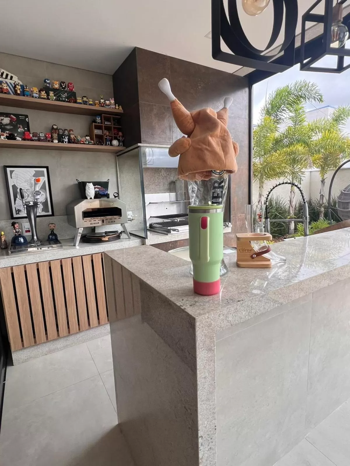 Sobrado à Venda Mobiliado com 3 suítes sendo 1 suíte master e piscina aquecida, 290m² no Condomínio Cyrela Landscape em Votorantim/SP