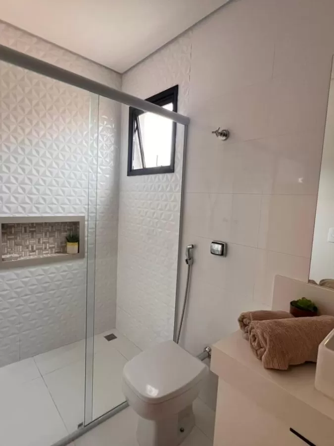 Sobrado à Venda Mobiliado com 3 suítes sendo 1 suíte master e piscina aquecida, 290m² no Condomínio Cyrela Landscape em Votorantim/SP