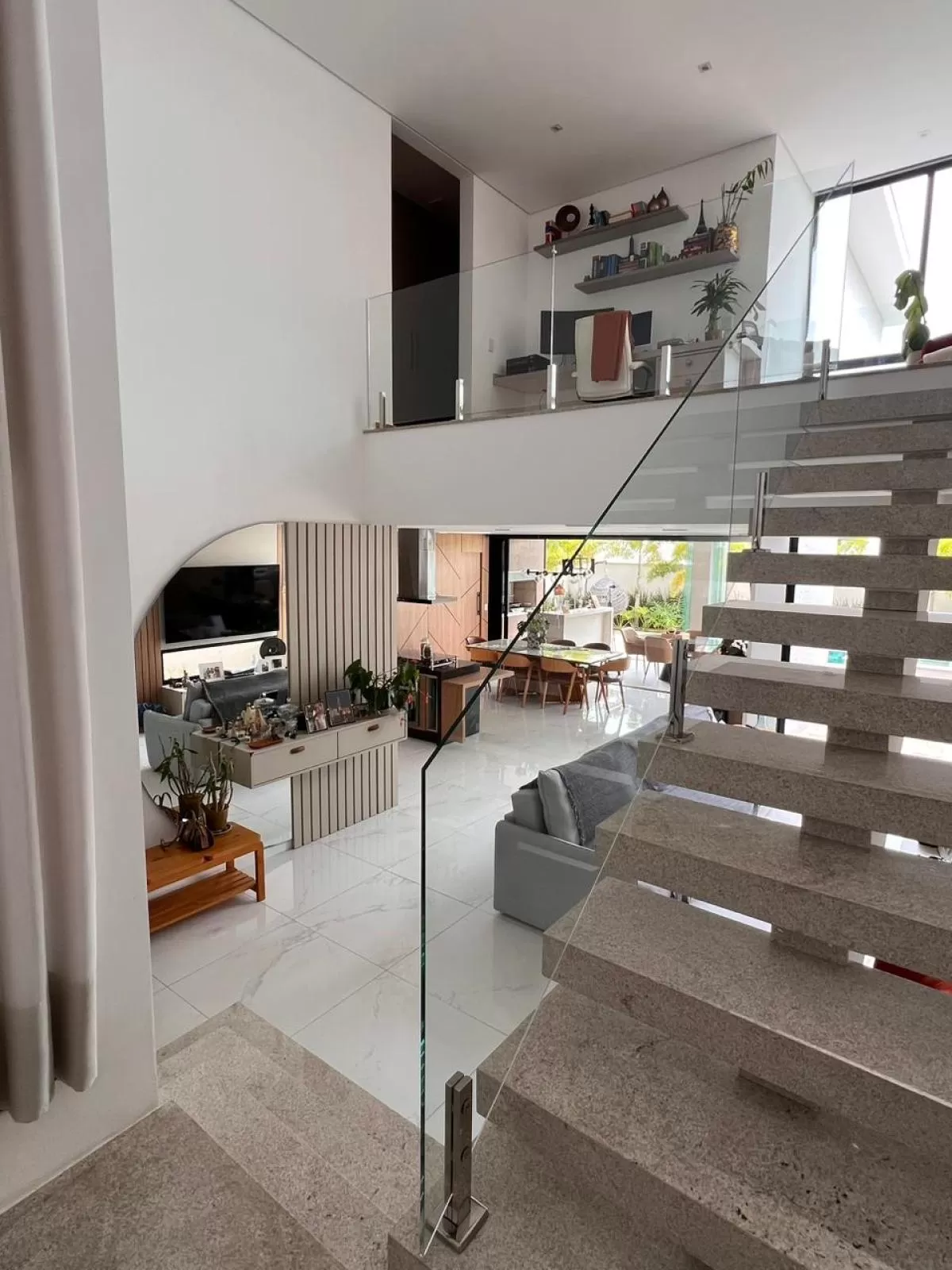 Sobrado à Venda Mobiliado com 3 suítes sendo 1 suíte master e piscina aquecida, 290m² no Condomínio Cyrela Landscape em Votorantim/SP