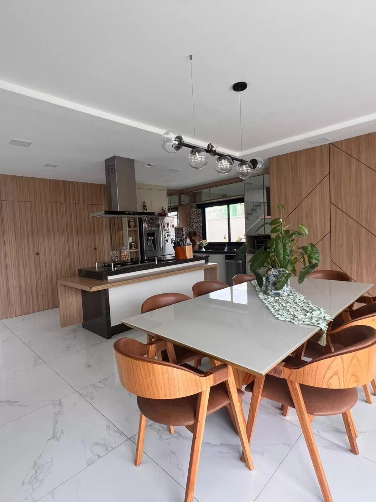 Sobrado à Venda Mobiliado com 3 suítes sendo 1 suíte master e piscina aquecida, 290m² no Condomínio Cyrela Landscape em Votorantim/SP