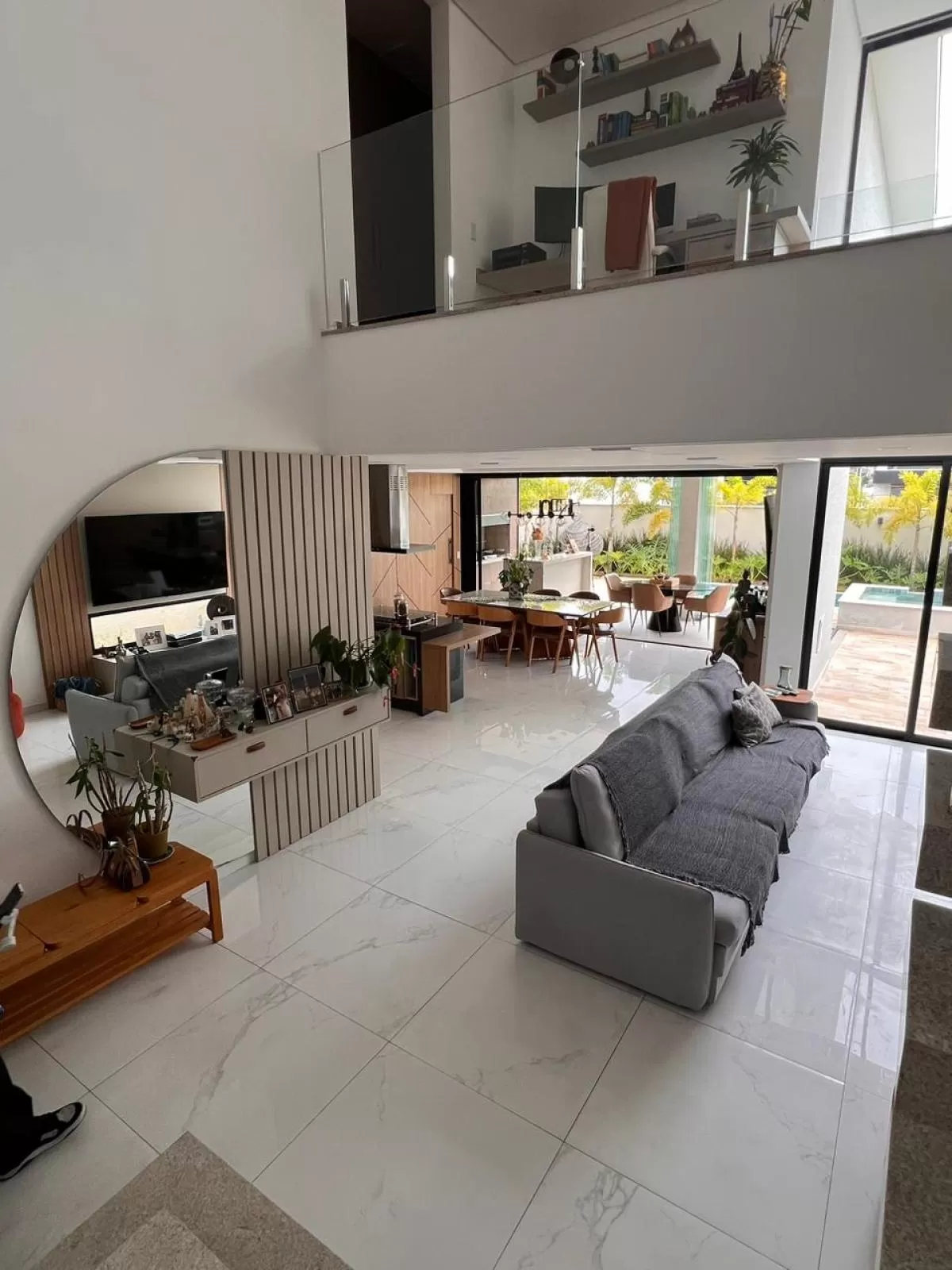 Sobrado à Venda Mobiliado com 3 suítes sendo 1 suíte master e piscina aquecida, 290m² no Condomínio Cyrela Landscape em Votorantim/SP