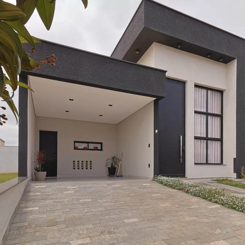 Casa Térrea à Venda com 3 dormitórios sendo 1 suíte e quintal amplo com jardim, 132m² no Condomínio Villagio Wanel em Sorocaba/SP