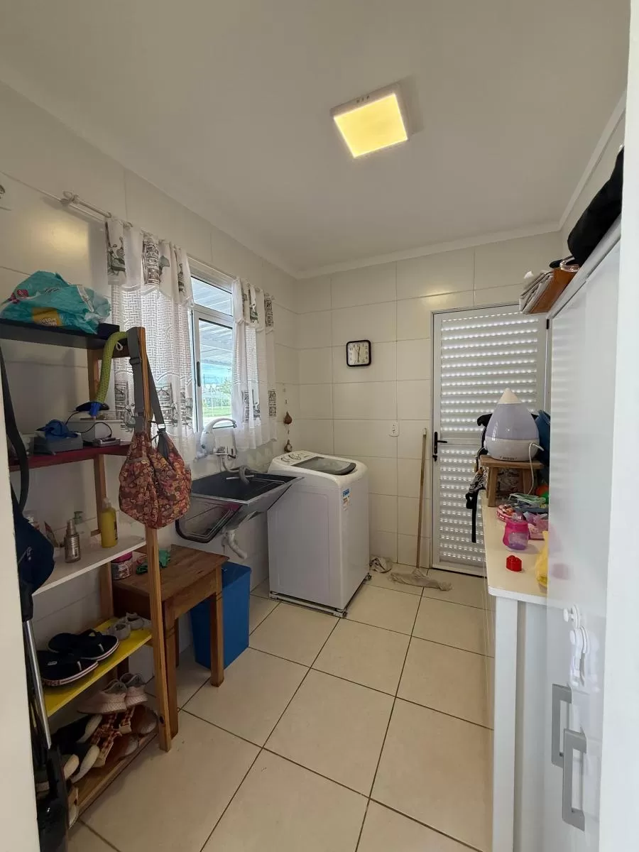 Casa à Venda Mobiliada com 3 dormitórios e localização privilegiada, 100m² no Condomínio Residencial Estoril em Sorocaba/SP