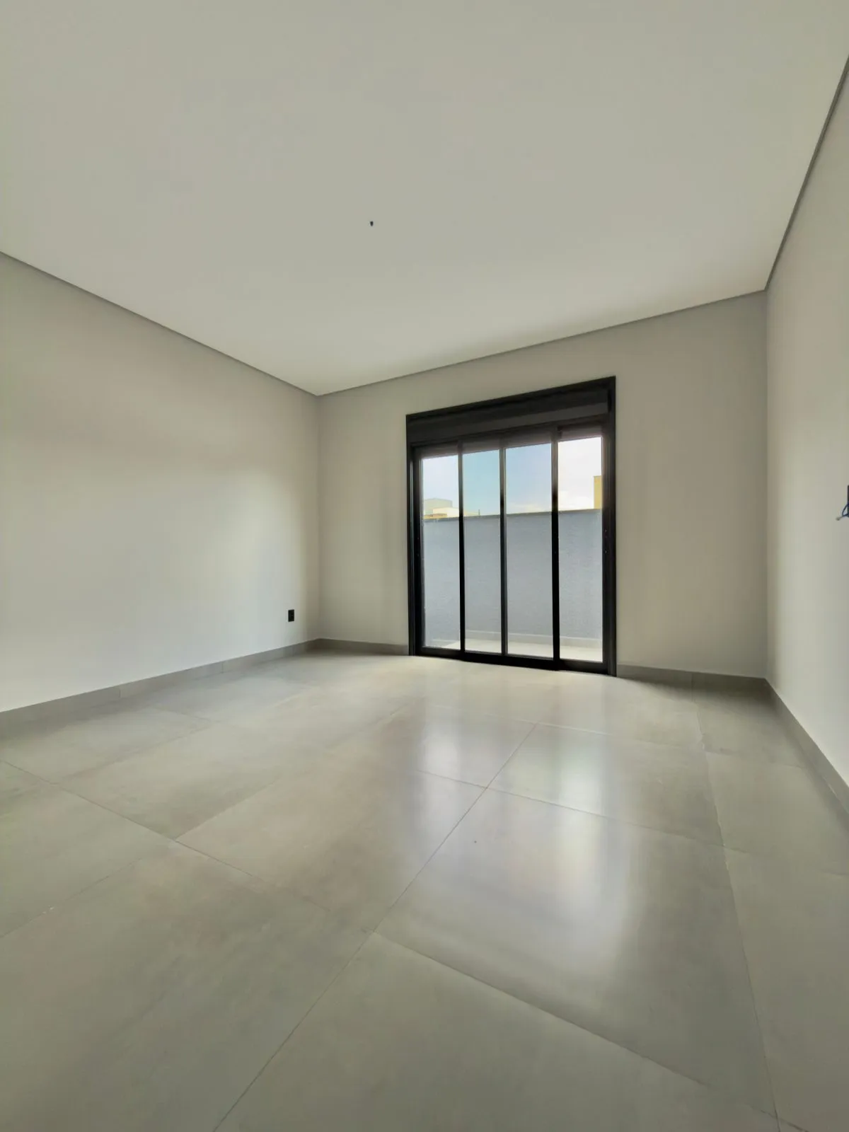 Casa à Venda com 3 suítes, piscina com vista privilegiada e basement, 360m2 no Condomínio Alphaville Nova Esplanada 4 em Votorantim/SP