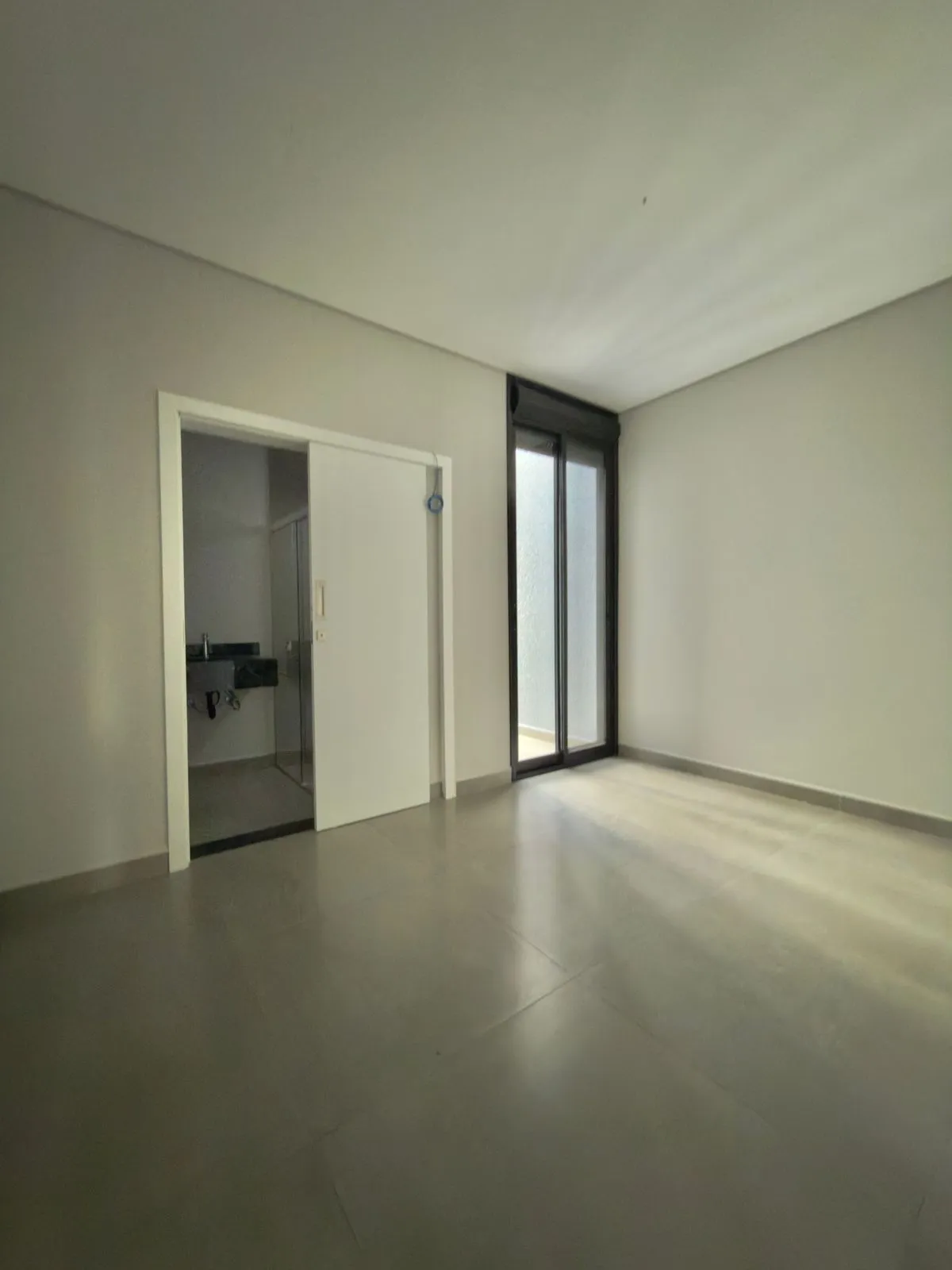 Casa à Venda com 3 suítes, piscina com vista privilegiada e basement, 360m2 no Condomínio Alphaville Nova Esplanada 4 em Votorantim/SP