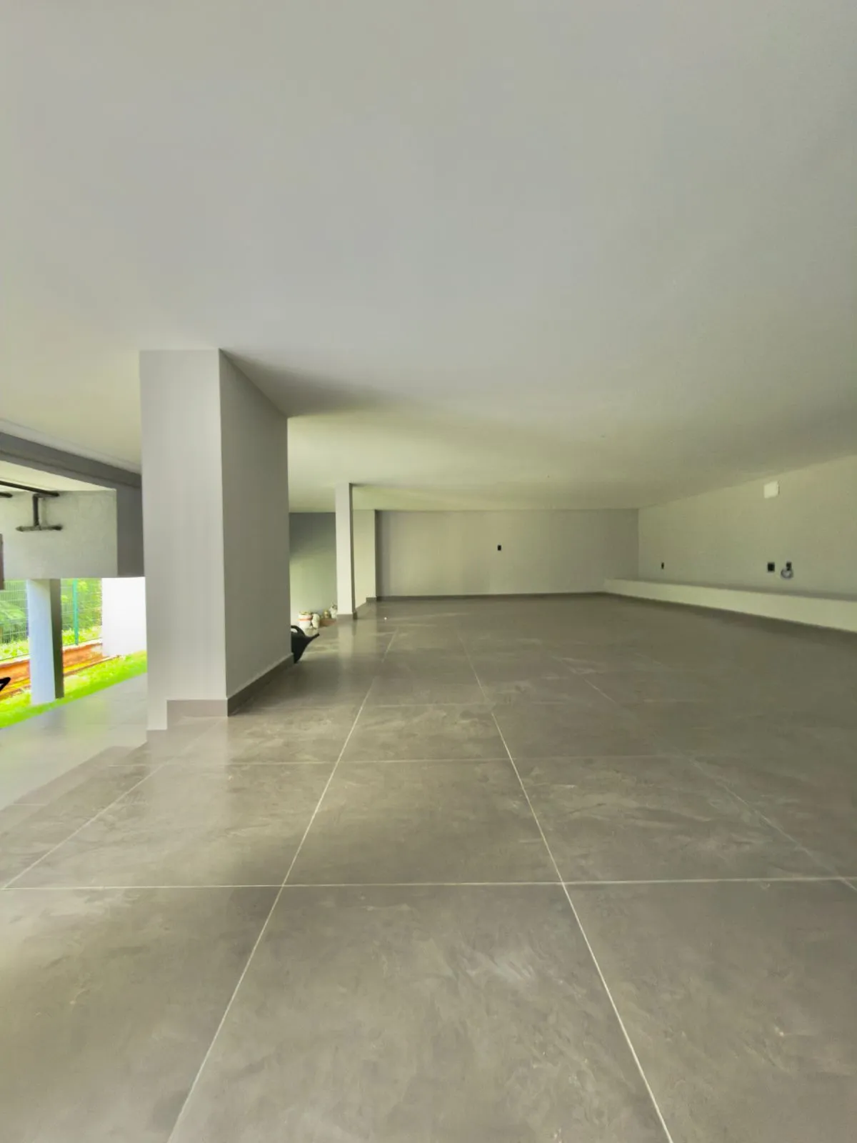 Casa à Venda com 3 suítes, piscina com vista privilegiada e basement, 360m2 no Condomínio Alphaville Nova Esplanada 4 em Votorantim/SP