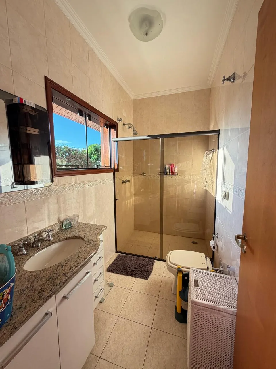 Sobrado à Venda com 3 suítes, escritório e área gourmet com piscina, 266m² no Condomínio Granja Olga II em Sorocaba/SP