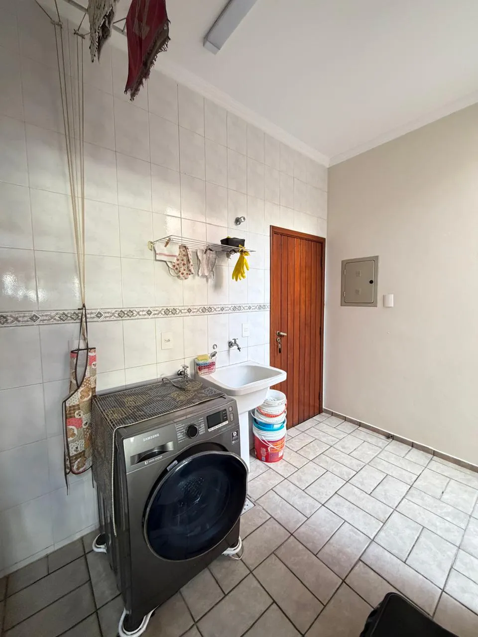 Sobrado à Venda com 3 suítes, escritório e área gourmet com piscina, 266m² no Condomínio Granja Olga II em Sorocaba/SP