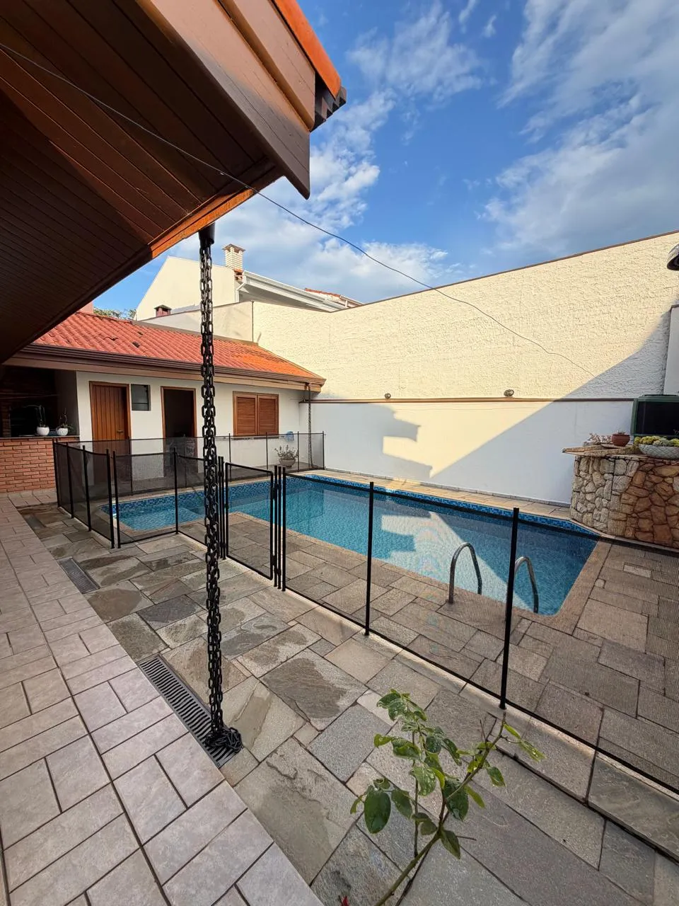 Sobrado à Venda com 3 suítes, escritório e área gourmet com piscina, 266m² no Condomínio Granja Olga II em Sorocaba/SP