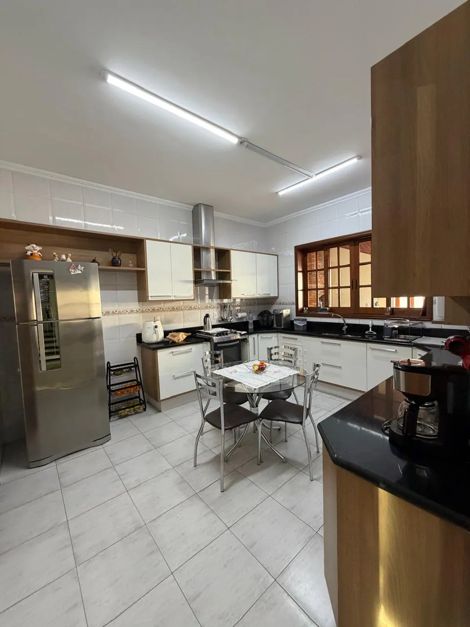 Sobrado à Venda com 3 suítes, escritório e área gourmet com piscina, 266m² no Condomínio Granja Olga II em Sorocaba/SP