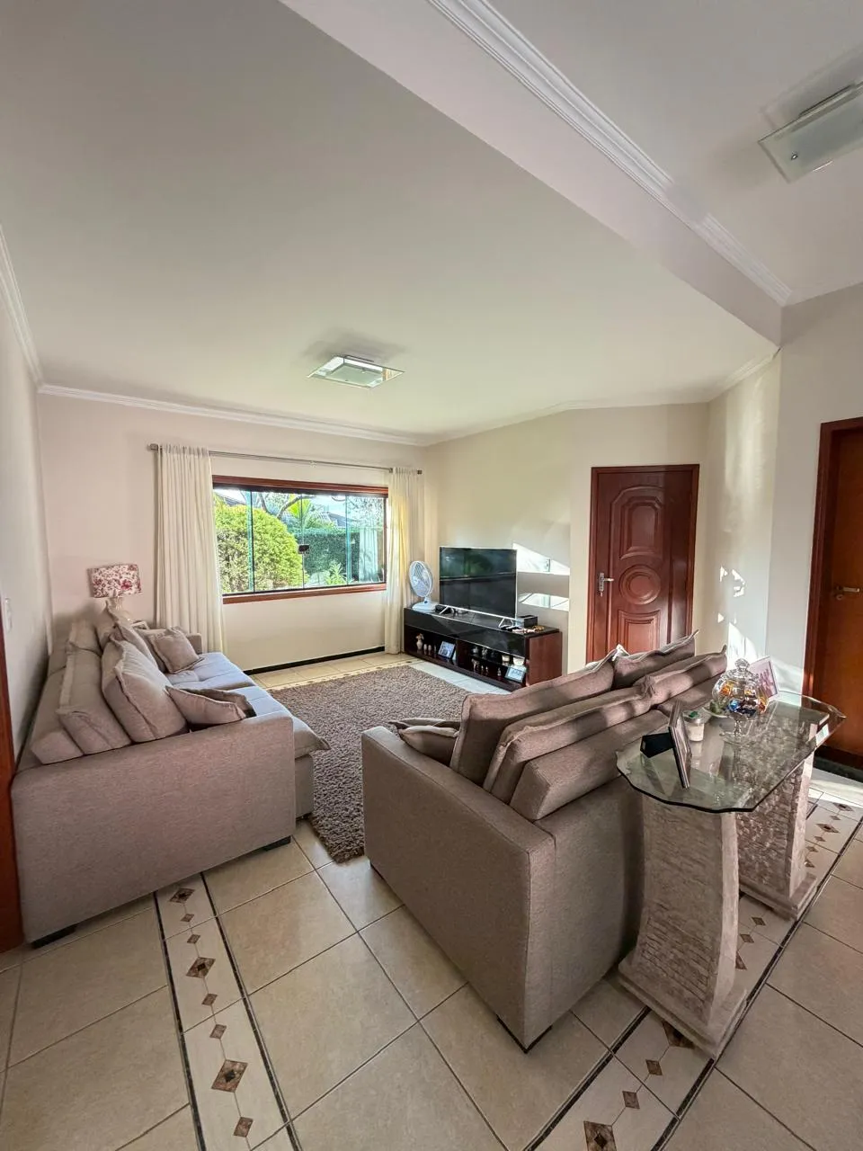 Sobrado à Venda com 3 suítes, escritório e área gourmet com piscina, 266m² no Condomínio Granja Olga II em Sorocaba/SP