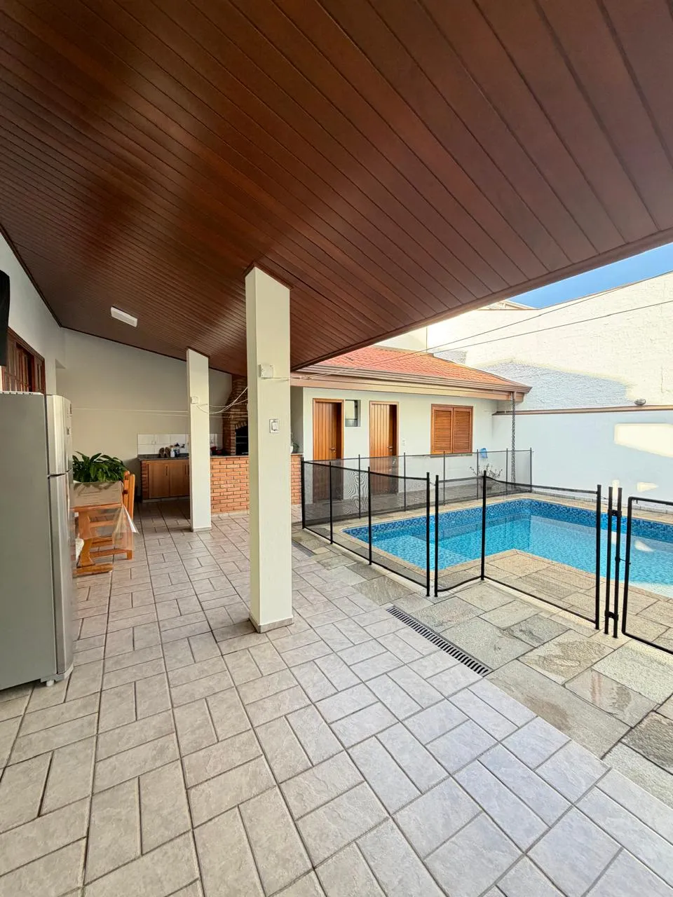 Sobrado à Venda com 3 suítes, escritório e área gourmet com piscina, 266m² no Condomínio Granja Olga II em Sorocaba/SP