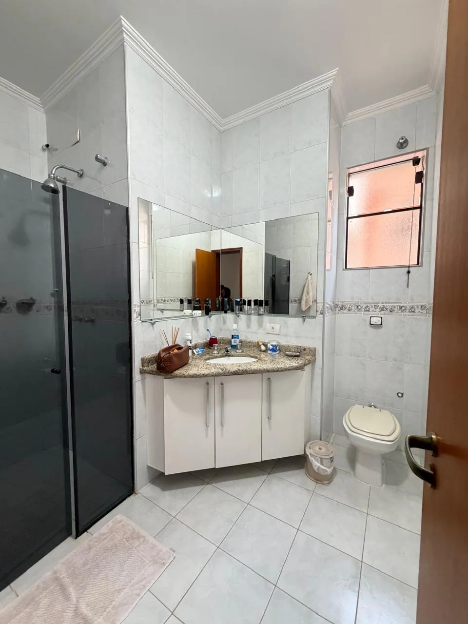 Sobrado à Venda com 3 suítes, escritório e área gourmet com piscina, 266m² no Condomínio Granja Olga II em Sorocaba/SP