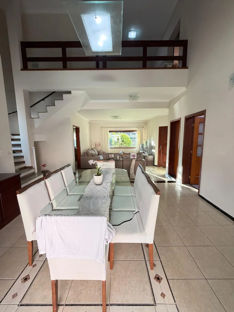 Sobrado à Venda com 3 suítes, escritório e área gourmet com piscina, 266m² no Condomínio Granja Olga II em Sorocaba/SP