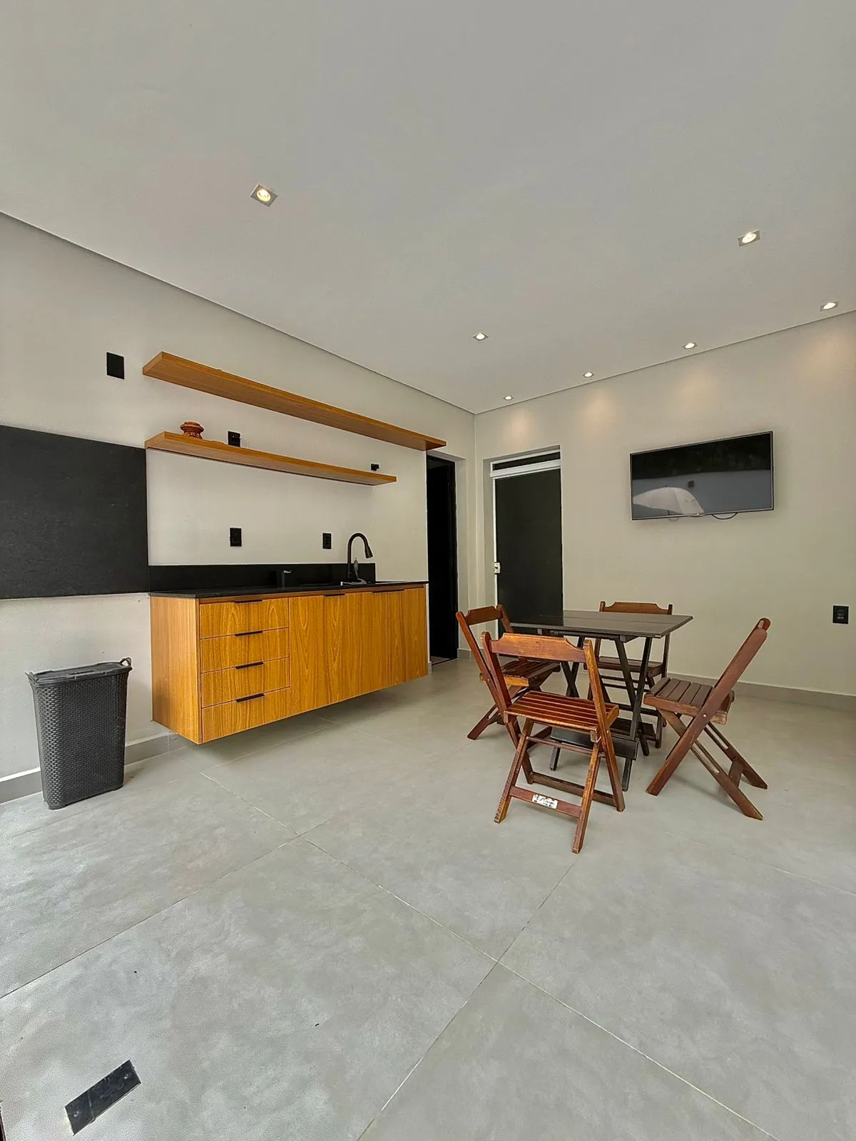 Sobrado à Venda com vista privilegiada e área gourmet ampla, 153m² no Condomínio Vale Azul em Votorantim/SP