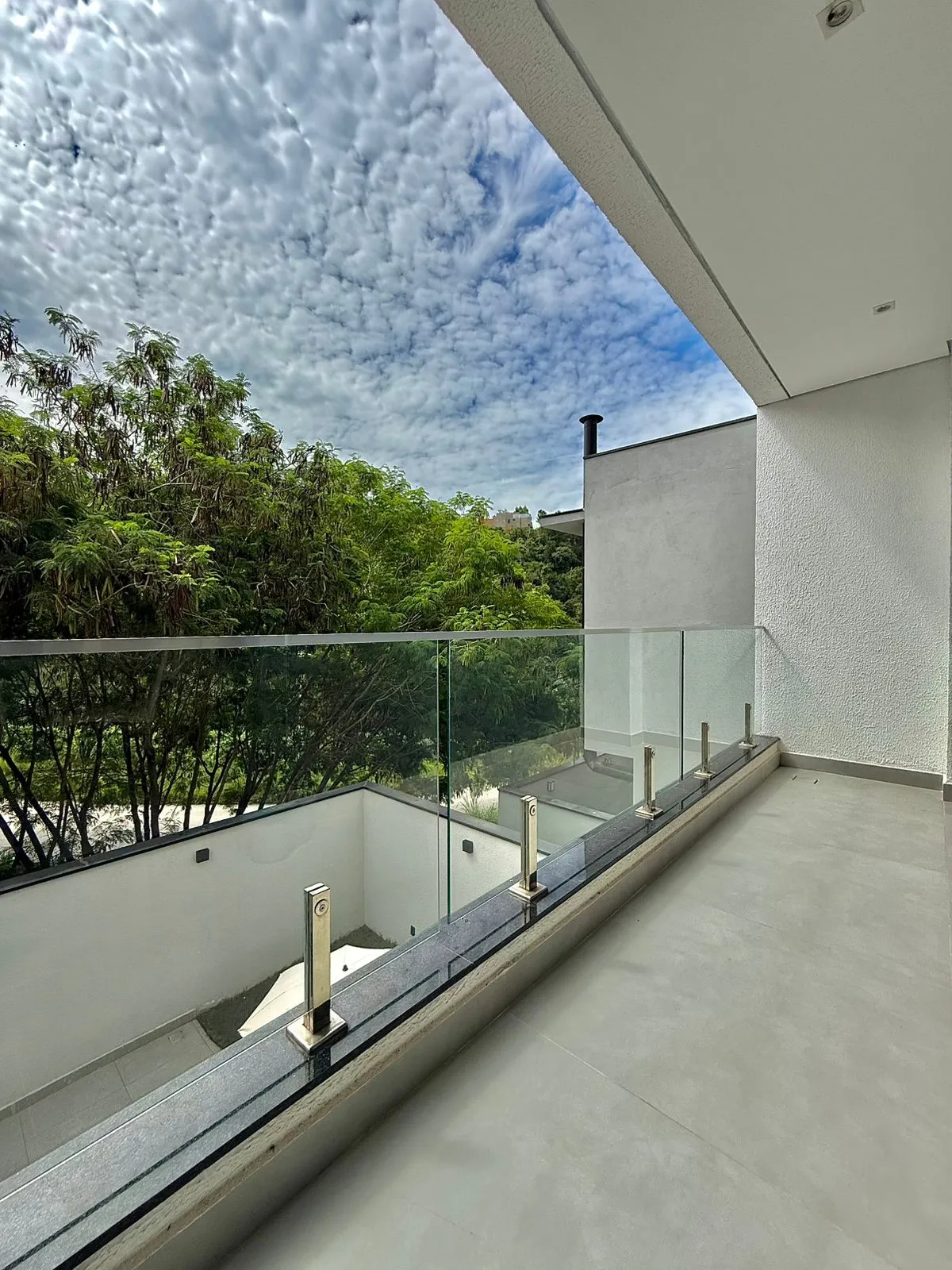 Sobrado à Venda com vista privilegiada e área gourmet ampla, 153m² no Condomínio Vale Azul em Votorantim/SP