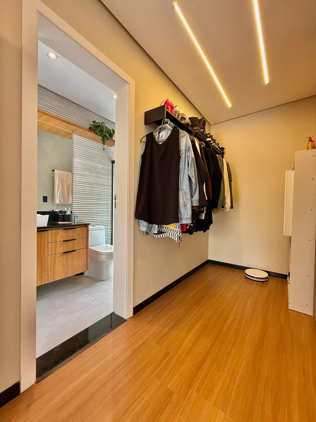 Sobrado à Venda com vista privilegiada e área gourmet ampla, 153m² no Condomínio Vale Azul em Votorantim/SP