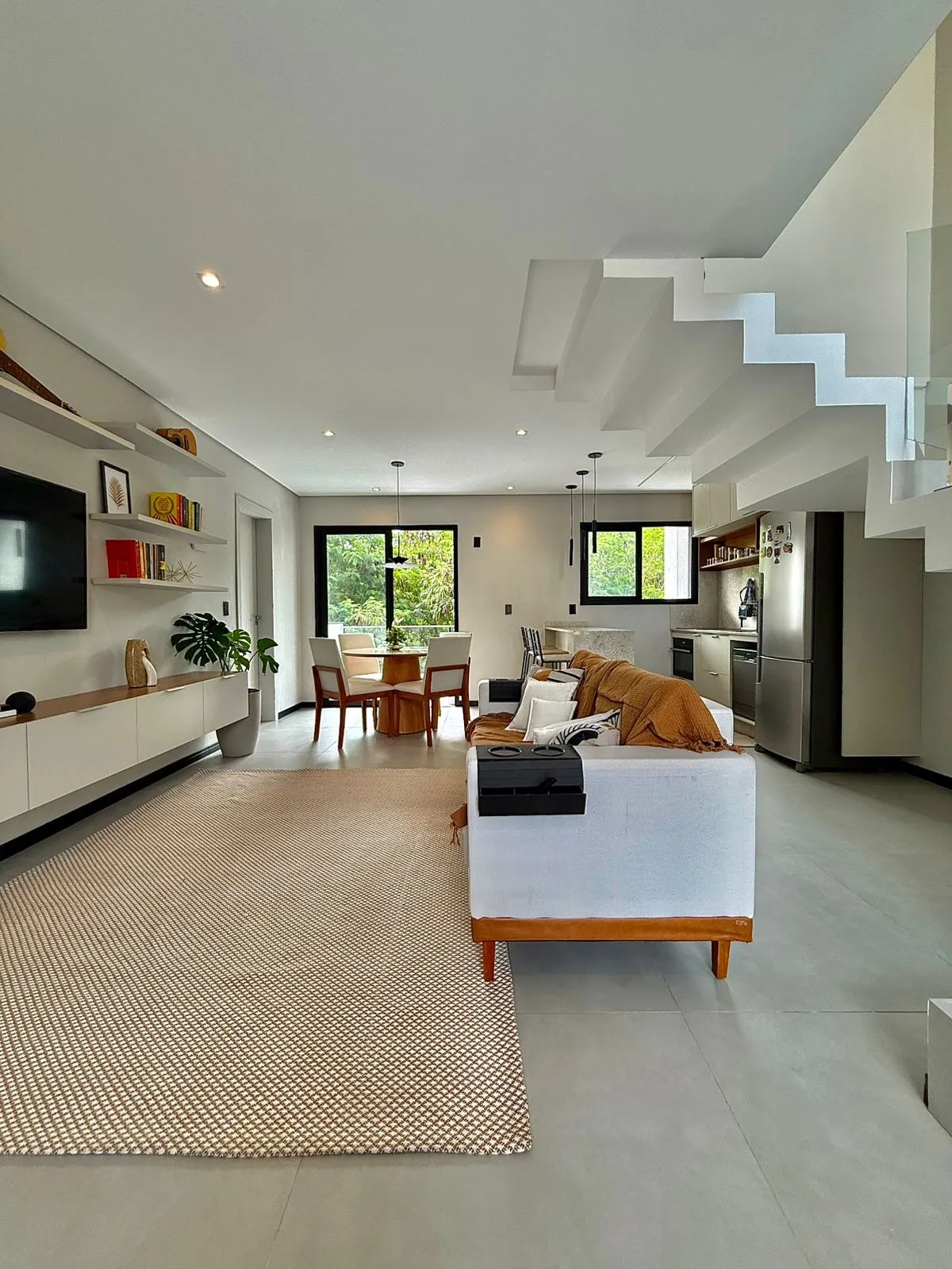 Sobrado à Venda com vista privilegiada e área gourmet ampla, 153m² no Condomínio Vale Azul em Votorantim/SP