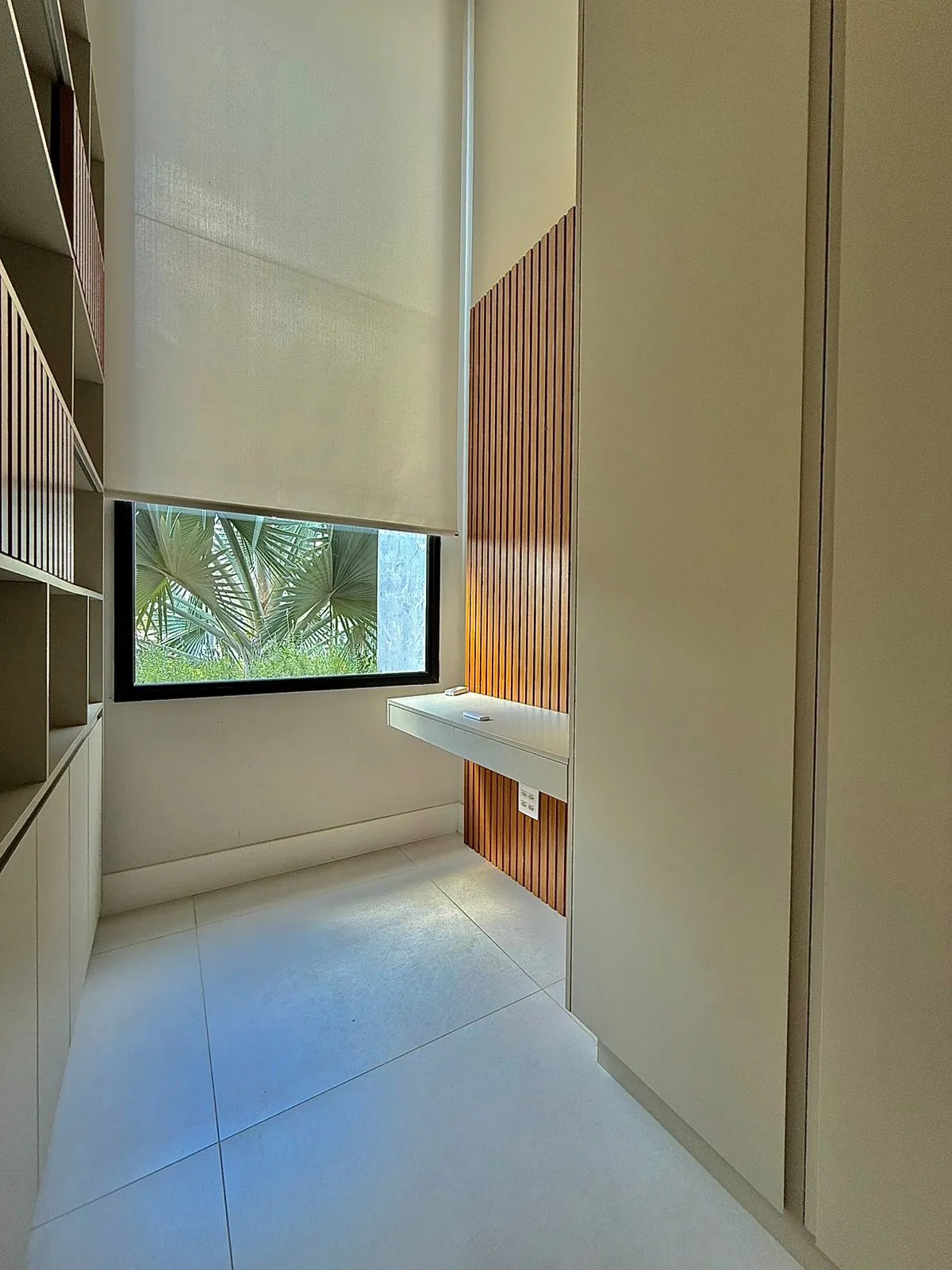 Casa Térrea à Venda ou Locação com 3 suítes, escritório e móveis planejados, 245m² no Condomínio Alphaville Nova Esplanada 4 em Votorantim/SP