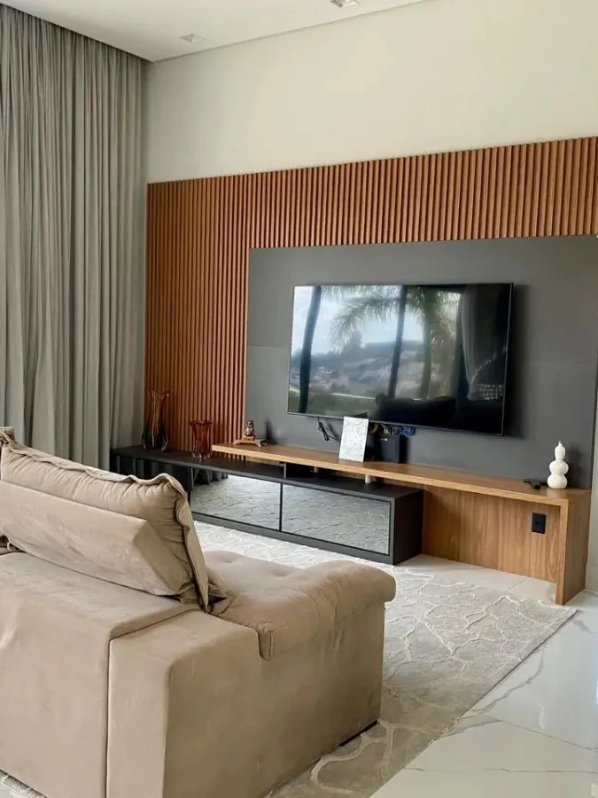 Casa à Venda Mobiliada com 3 suítes, piscina incrível e vista para área preservada, 330m² no Condomínio Alphaville Nova Esplanada 1 em Votorantim/SP 